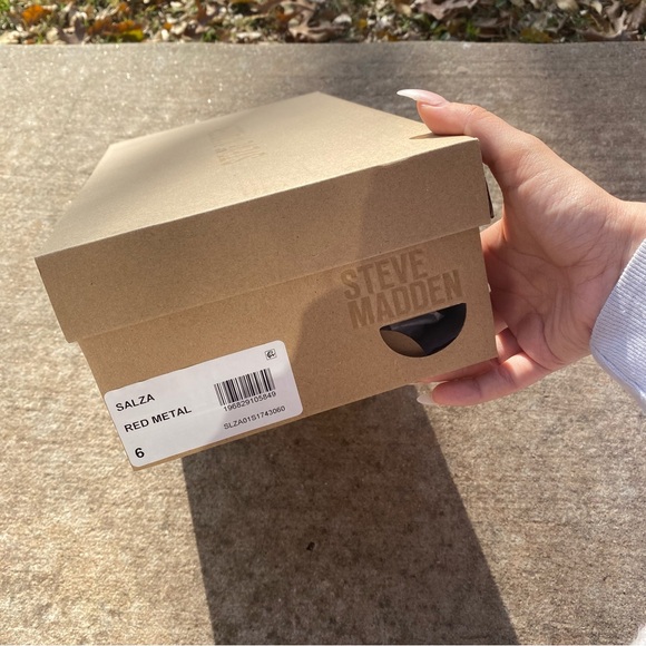 Steve Madden Salza Metallic Pump - Picture 12 of 12